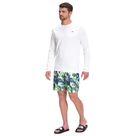 The North Face Men's XL Green Tropical Print Class V Pull-On Shorts Relaxed NWT - Picture 3 of 16